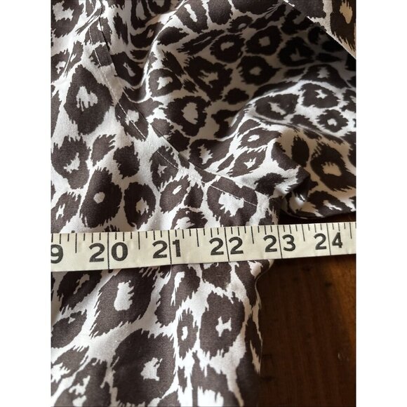 Chico’s Ladies Brown Long Sleeve Blouse Size 3 Leopard Print - Picture 5 of 6